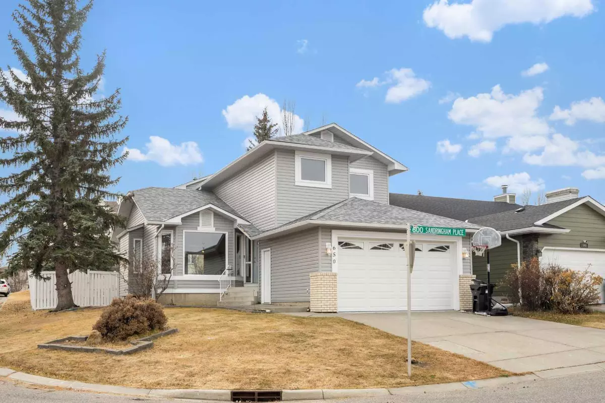 Calgary, AB T3K 3V7,650 Sandringham PL NW