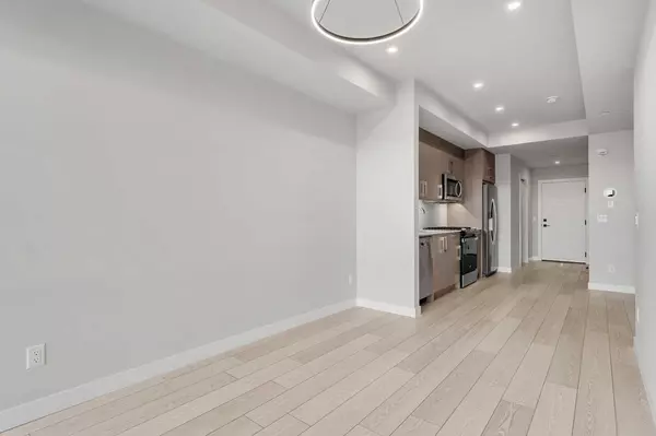 Calgary, AB T2N 5G5,18 A ST NW #523