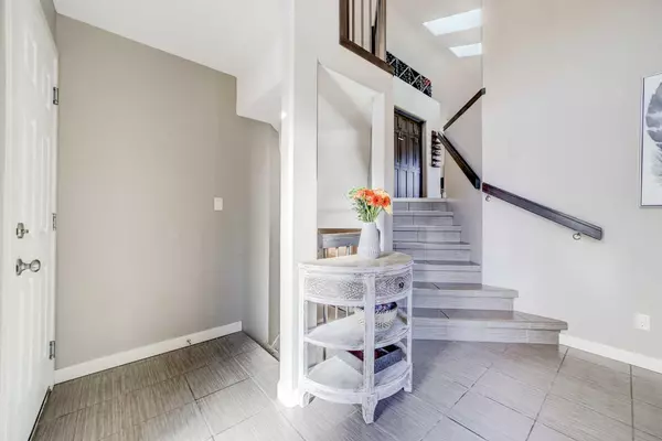 Lethbridge, AB T1K 5V6,81 Riverine LN W