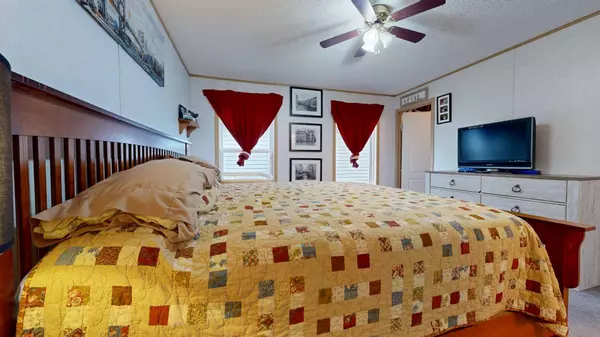 Grande Prairie, AB T8X 1V5,8810 90 ST