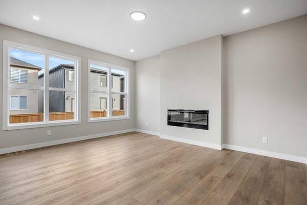 Calgary, AB T3P 2L5,62 Amblefield Common NW