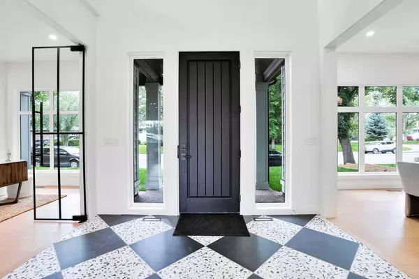 Calgary, AB T3E 5T3,6312 Lacombe WAY SW