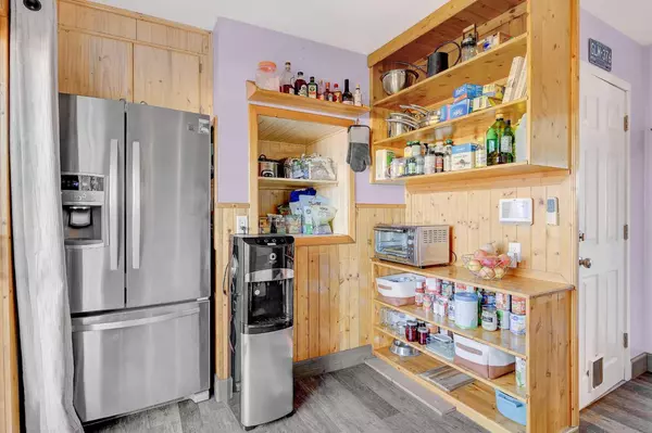 Grande Prairie, AB T8V 1V7,10132 112 AVE