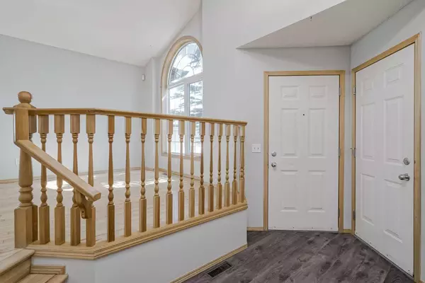 Calgary, AB T3K 6C2,31 Panatella DR NW