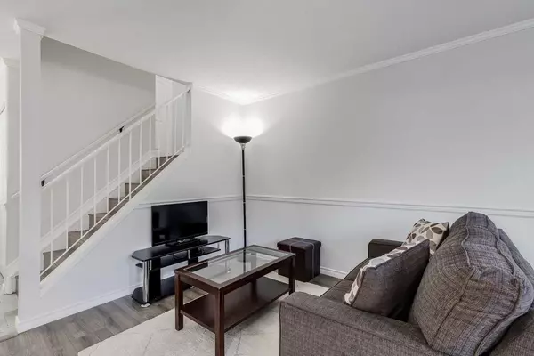 Calgary, AB T2K 5Y5,93 Grier PL NE #3