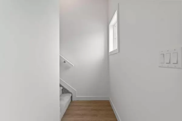 Airdrie, AB T4B5R2,201 Cooperswood GN SW #1302