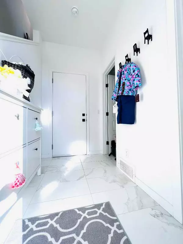 Calgary, AB T2X 4C2,73 Walgrove Common SE