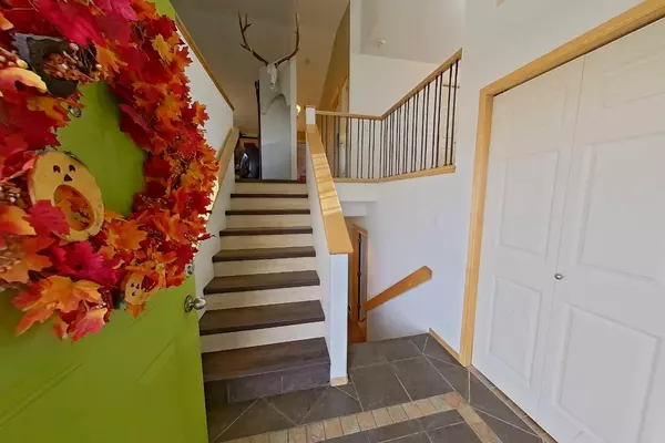 Lethbridge, AB T1K 7T4,145 Blackfoot CIR W