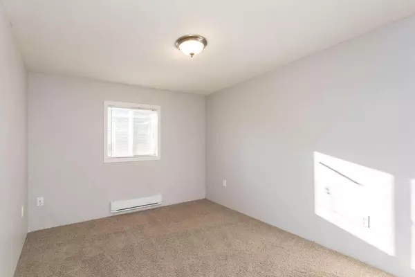 Lacombe, AB T4L 1T2,7 Parkland Acres