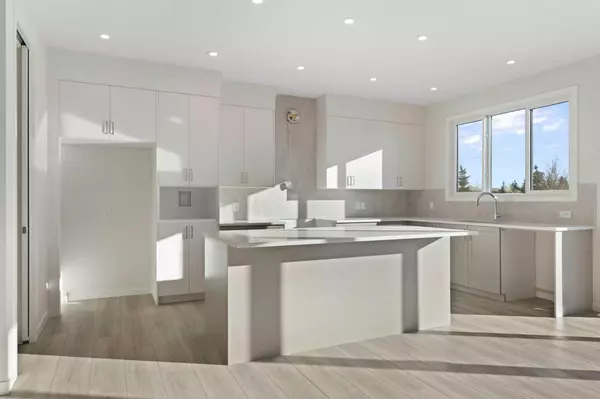 Calgary, AB T3H 6E3,218 West Grove LN SW