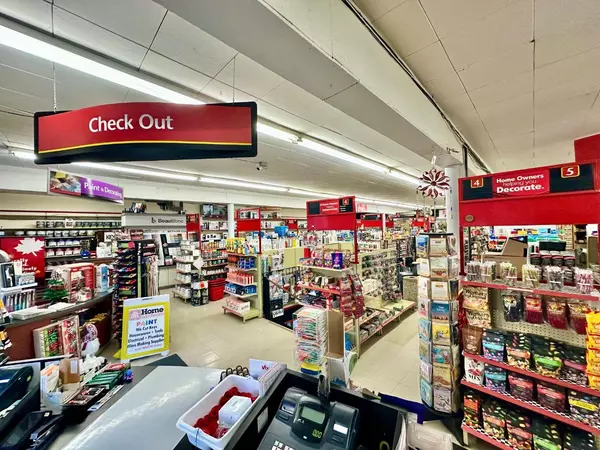 Brooks, AB T1R 1C8,124 2 ST W