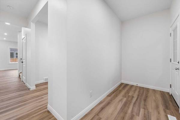 Chestermere, AB T1X2X6,72 Dawson Wharf MT