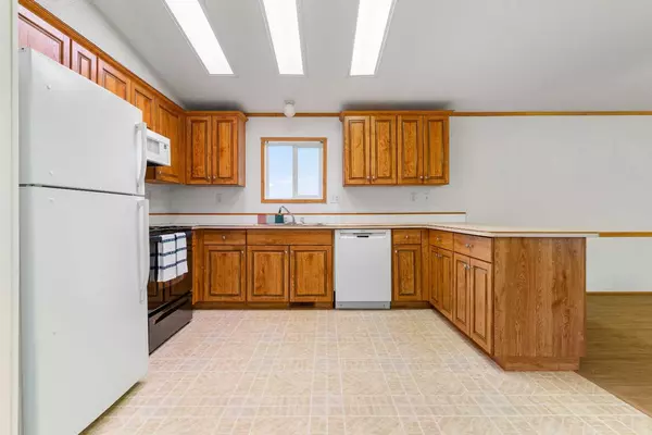 Grande Prairie, AB T8V7P2,12112 97B Street