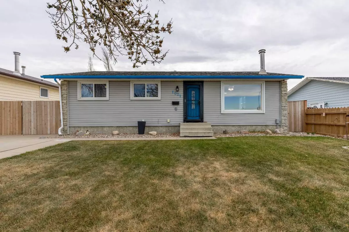 Coaldale, AB T1M 1A7,1001 19A AVE
