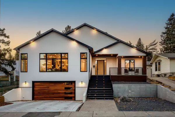 30 Roselawn CRES NW, Calgary, AB T2K1K6