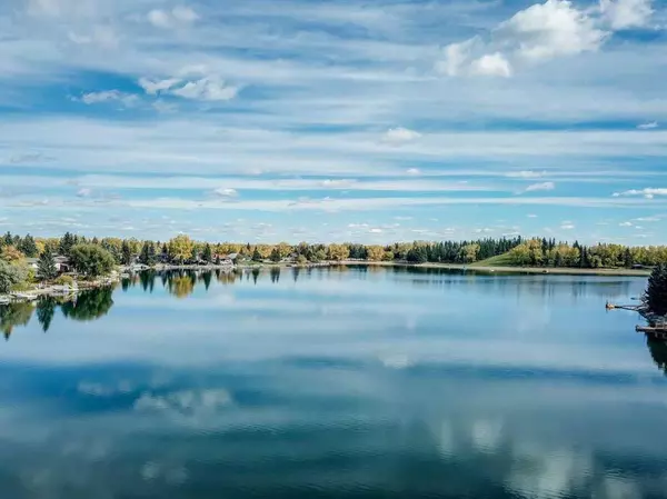 Calgary, AB T2X 1N1,212 Midlawn Close SE