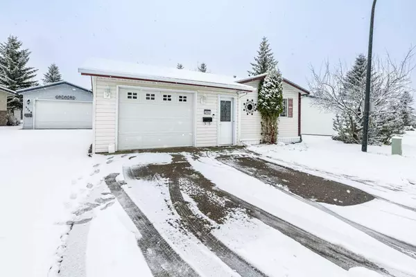 Red Deer, AB T4R 2Z8,2152 Danielle DR