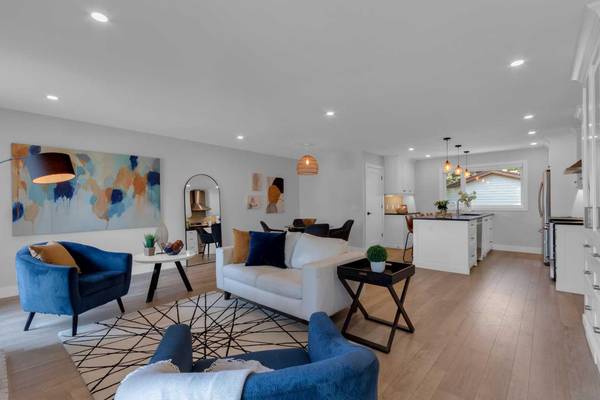 39 Midpark Close SE, Calgary, AB T2X1N9