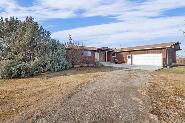 271194 Township Road 252, Rural Rocky View County, AB T1Z 0S7