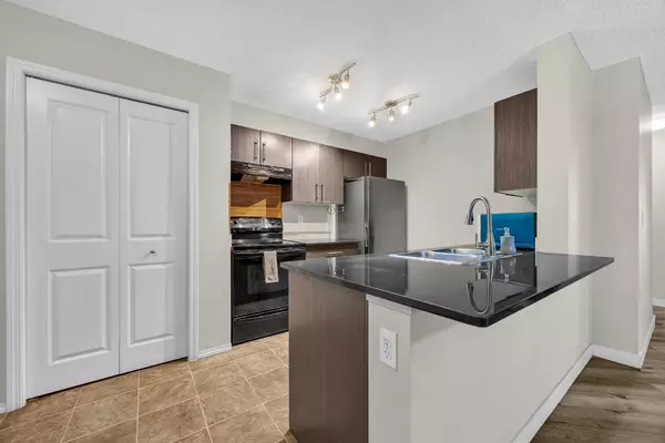 Calgary, AB T3J 0S2,5 Saddlestone WAY NE #207