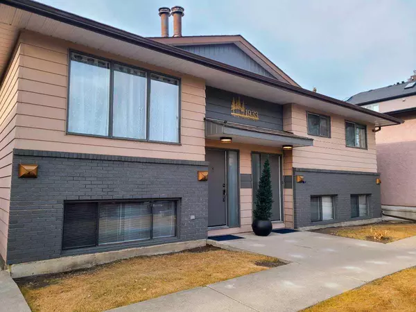 Calgary, AB T3E 1W8,1933 25 ST SW