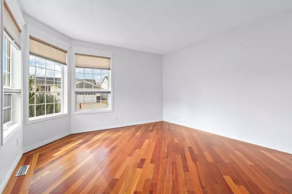 High River, AB T1V 1L6,916 15 ST SE