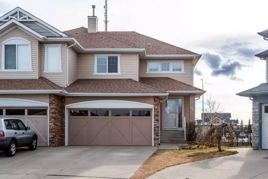 45 Cougarstone PL SW, Calgary, AB T3H 4W8