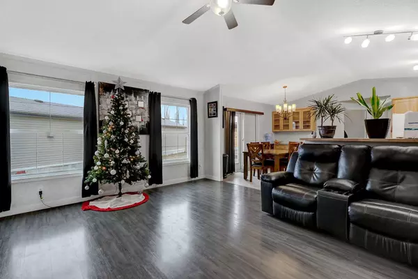 Grande Prairie, AB T8X 0C4,9022 90 AVE