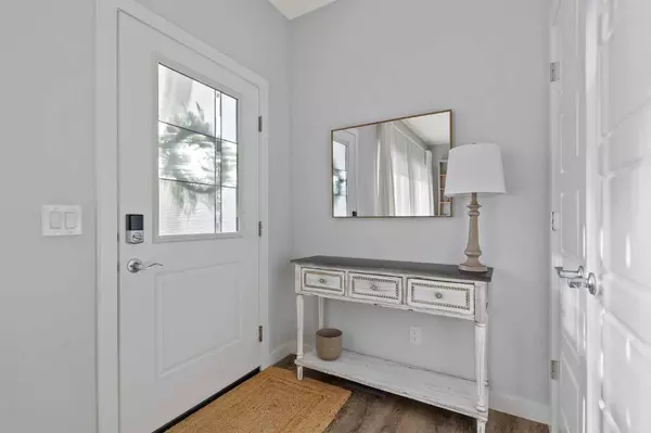 Chestermere, AB T1X 1Z5,837 West Lakeview DR