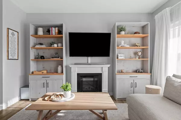 Chestermere, AB T1X 1Z5,837 West Lakeview DR