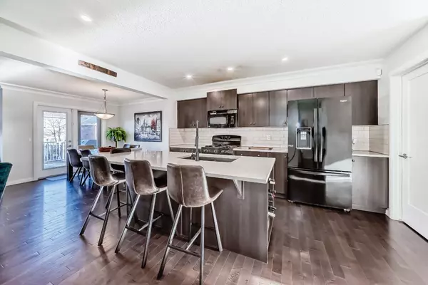 Cochrane, AB T4C 0J4,786 River Heights CRES