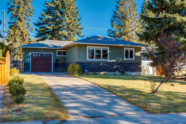 32 Calandar RD NW, Calgary, AB T2L0P6