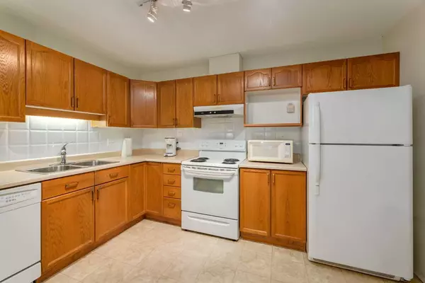 Calgary, AB T3H3N7,3204 Sienna Park GN SW #3204