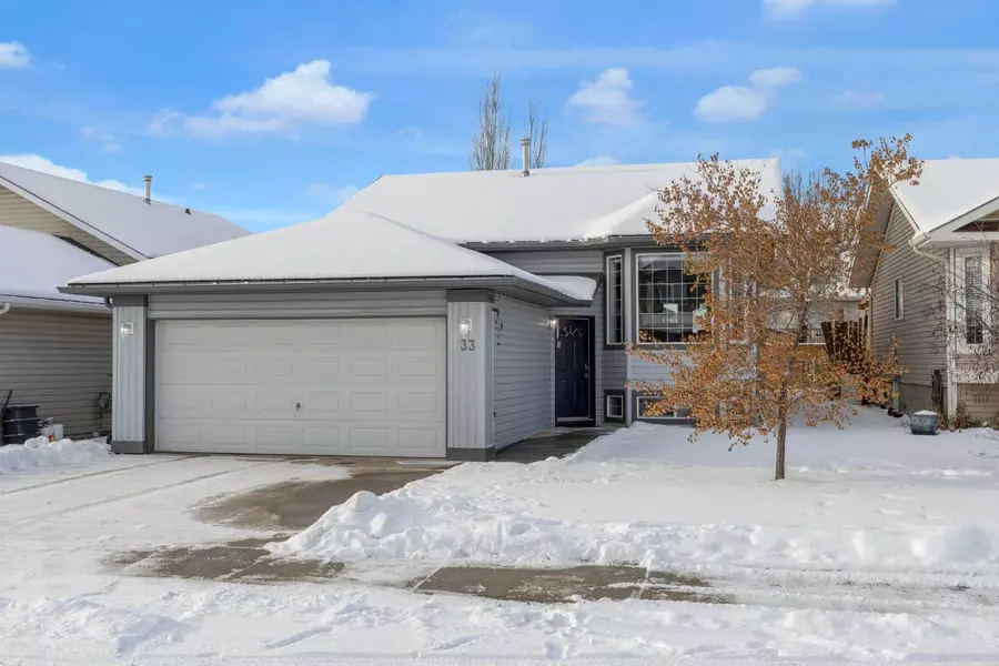 33 Willowbrook CRES NW, Airdrie, AB T4B 2S4