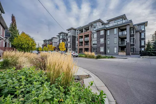 95 Burma Star RD SW #3218, Calgary, AB T3E 8A9