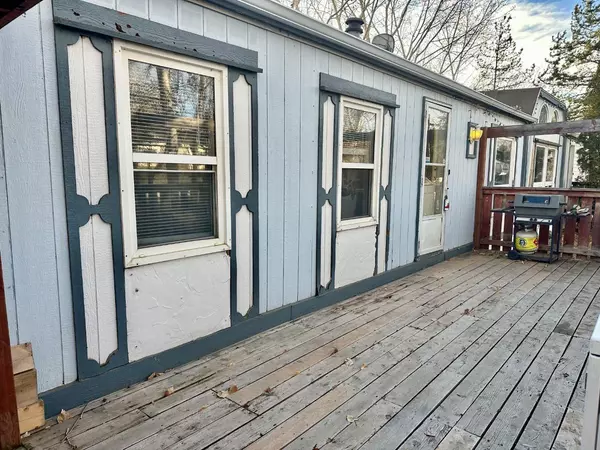 Rural Newell, County Of, AB T1R 0S1,122 Blue Heron RD