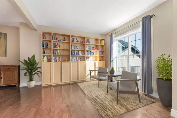 Calgary, AB T3L2M6,10 Tusslewood HTS NW