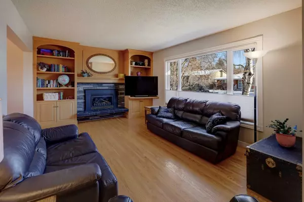 Calgary, AB T2L 1S6,3111 Breen CRES NW