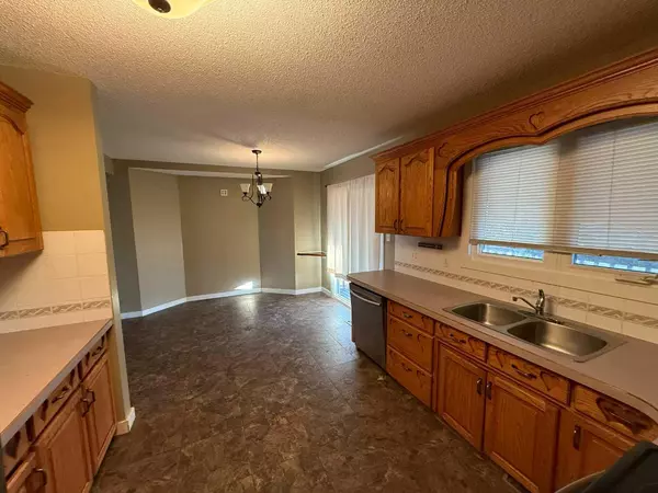 Camrose, AB T4V 2S9,5805 42 AVE