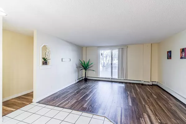 6827 Centre ST NW #1, Calgary, AB T2K 0V3