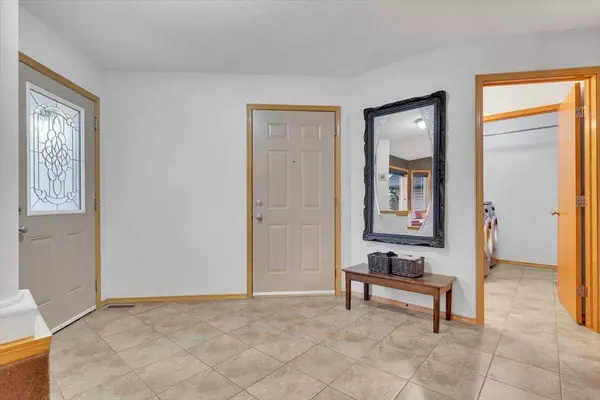 Okotoks, AB T1S1S4,507 Sheep River Close