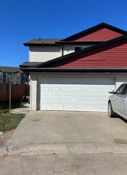 6802 50 AVE #32, Camrose, AB T4V 5C7