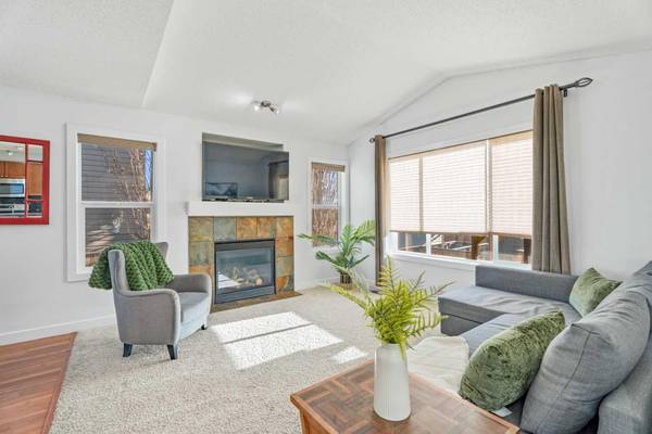 Okotoks, AB T1S 2M5,303 Drake Landing Close