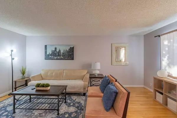 Calgary, AB T2M2H2,130 27 AVE NW