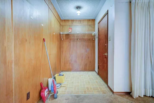 Grande Prairie, AB T8V 0G4,10121 91 AVE