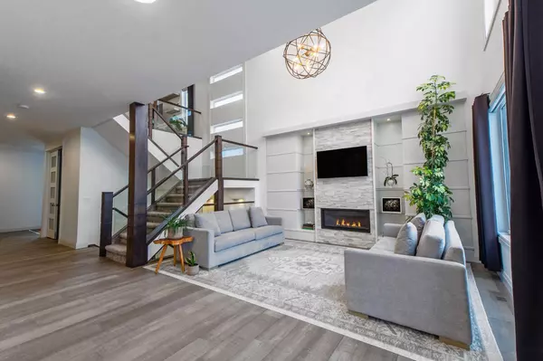 Chestermere, AB T1X 0W8,214 Aspenmere GN