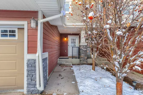 Calgary, AB T3H 1R7,19 West Coach MNR SW