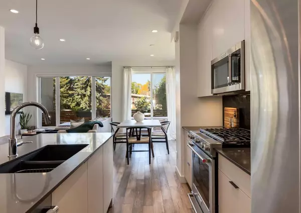 Calgary, AB T2T 2T2,4905 16 ST SW