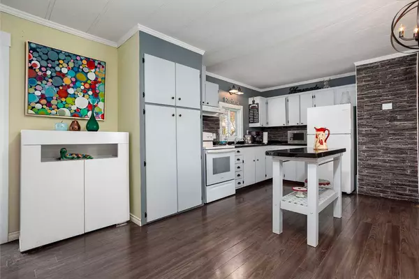 Camrose, AB T4V 4K5,4504 41 ST #12