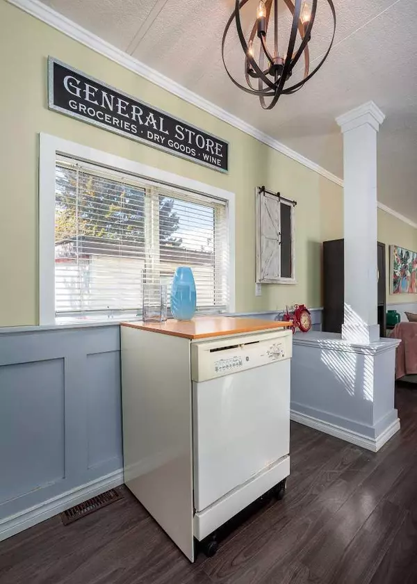 Camrose, AB T4V 4K5,4504 41 ST #12